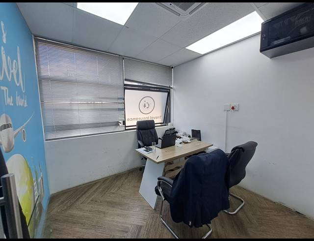 146M² OFFICE TO LET IN SANDHURST